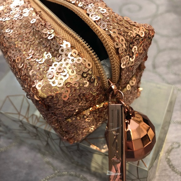 MAC - Snow Ball Pigment and Glitter Kit - Pink โฃ๏ธ - Picture 4 of 6